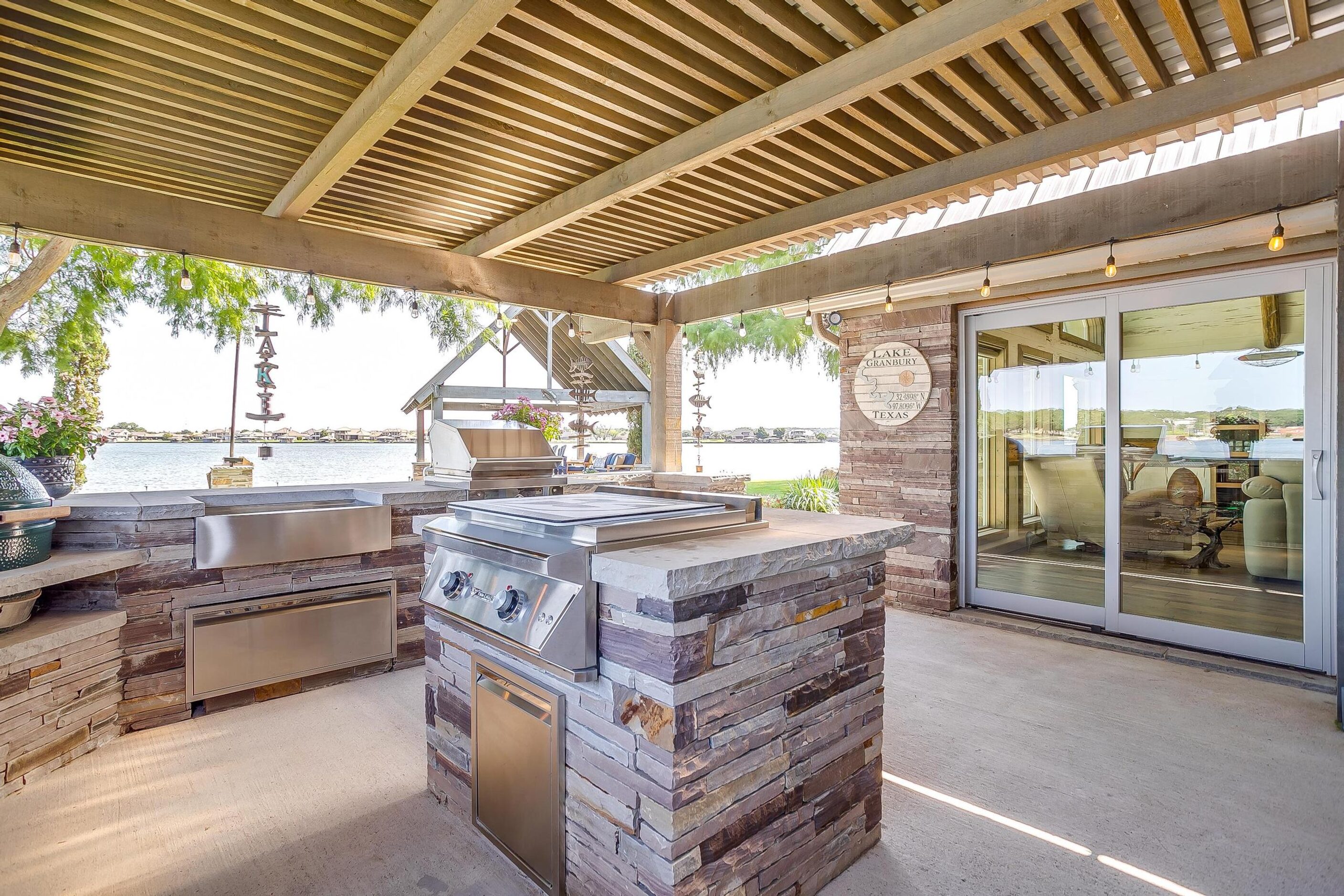 Outdoor kitchen