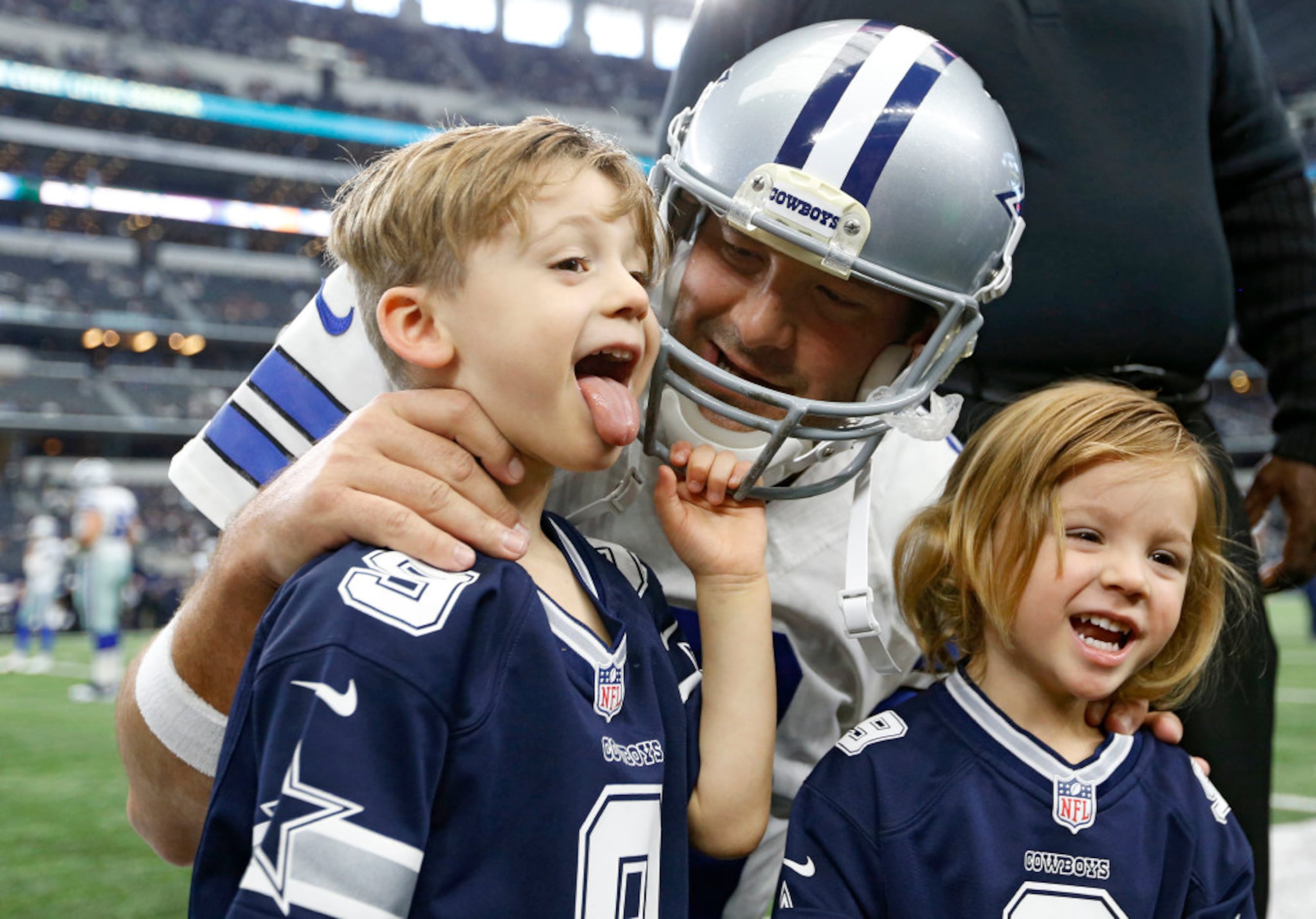 Dallas Cowboys Tony Romo Can Cooler - Sports Fan Shop