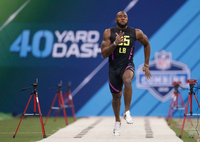 South Carolina State linebacker Darius Leonard runs the 40-yard dash at the NFL football...