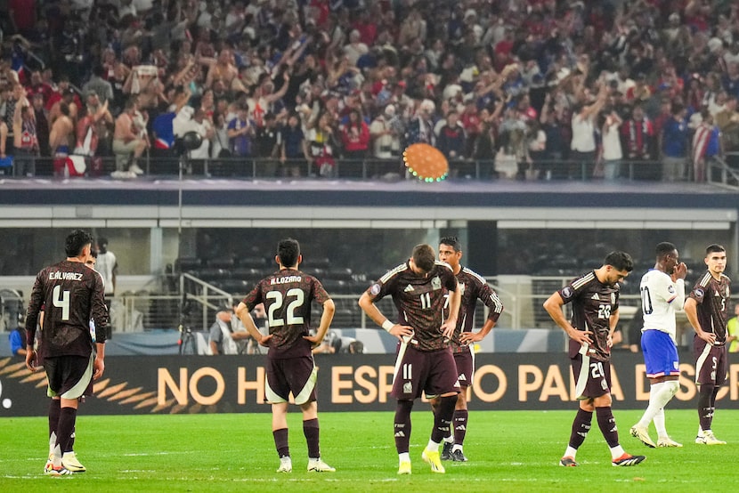 Mexico players Edson Álvarez (4), Hirving Lozano (22), Santiago Gimenez (11), Luis Romo (7),...