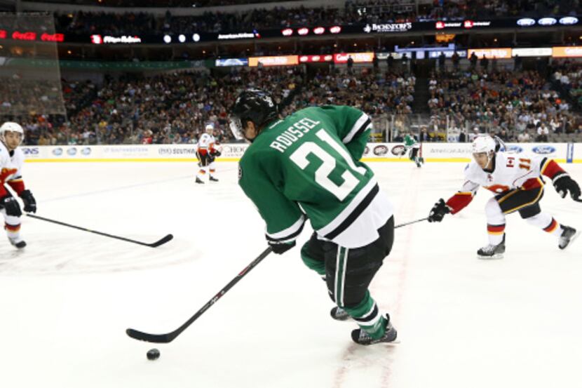 Dallas Stars right wing Michael Ryder (73) shoots the puck at the St. Louis Blues goal at...