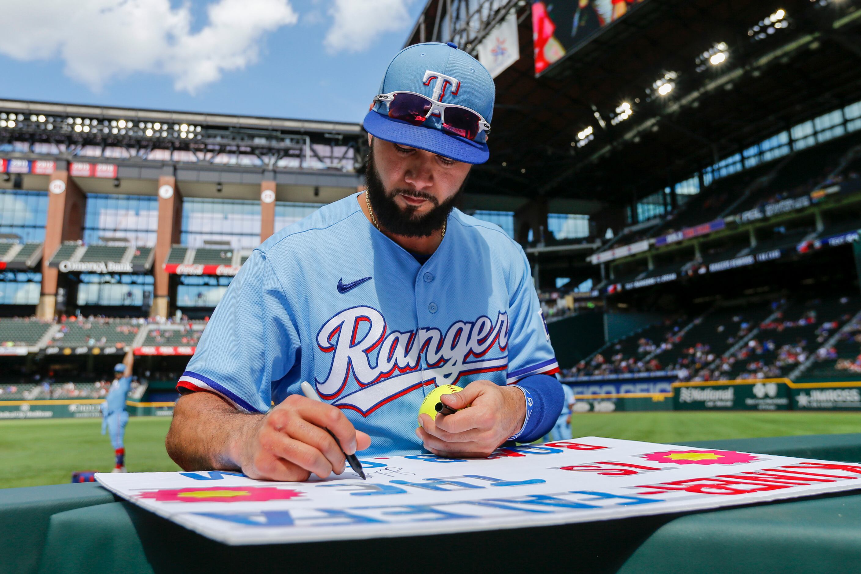 Isiah Kiner-Falefa's parents travel from Hawaii to see their son's MLB  debut, Major League Baseball, travel, Texas Rangers