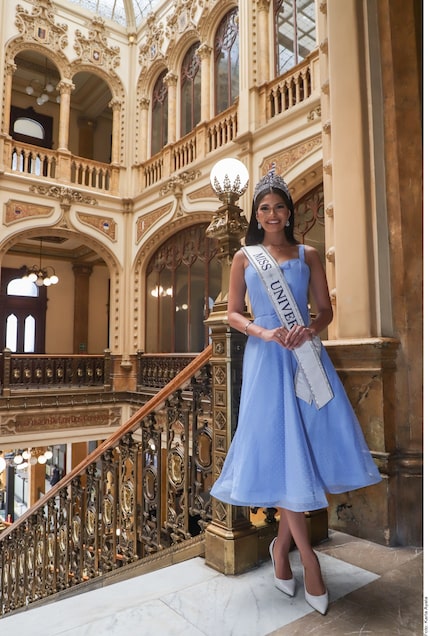 La nicaragüense Sheynnis Palacios, Miss Universe, en el Palacio de Correos de la Ciudad de...