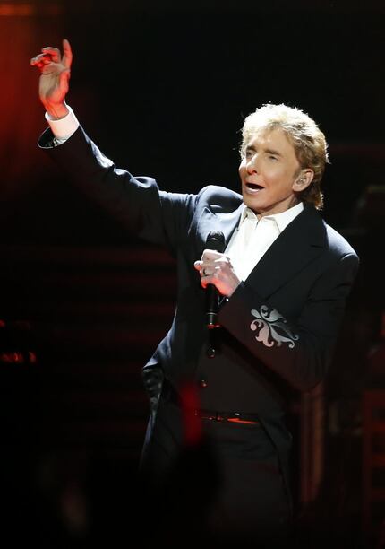 Barry Manilow offered an encore with both expected and unexpected songs.