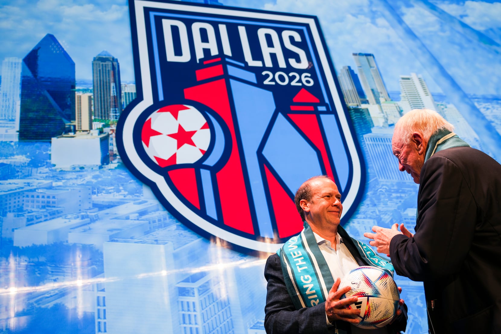 FIFA delegation visits AT&T Stadium to offer insight on World Cup