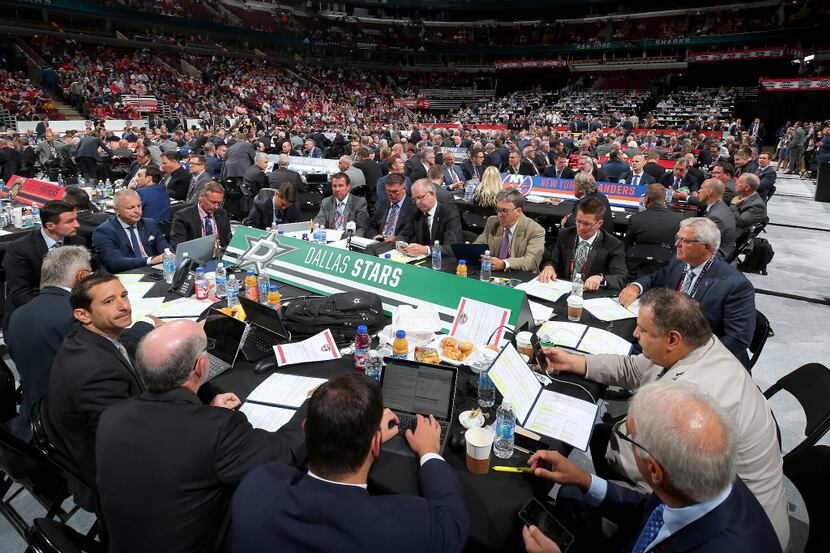 CHICAGO, IL - JUNE 24:  A general view of the Dallas Stars table during the 2017 NHL Draft...