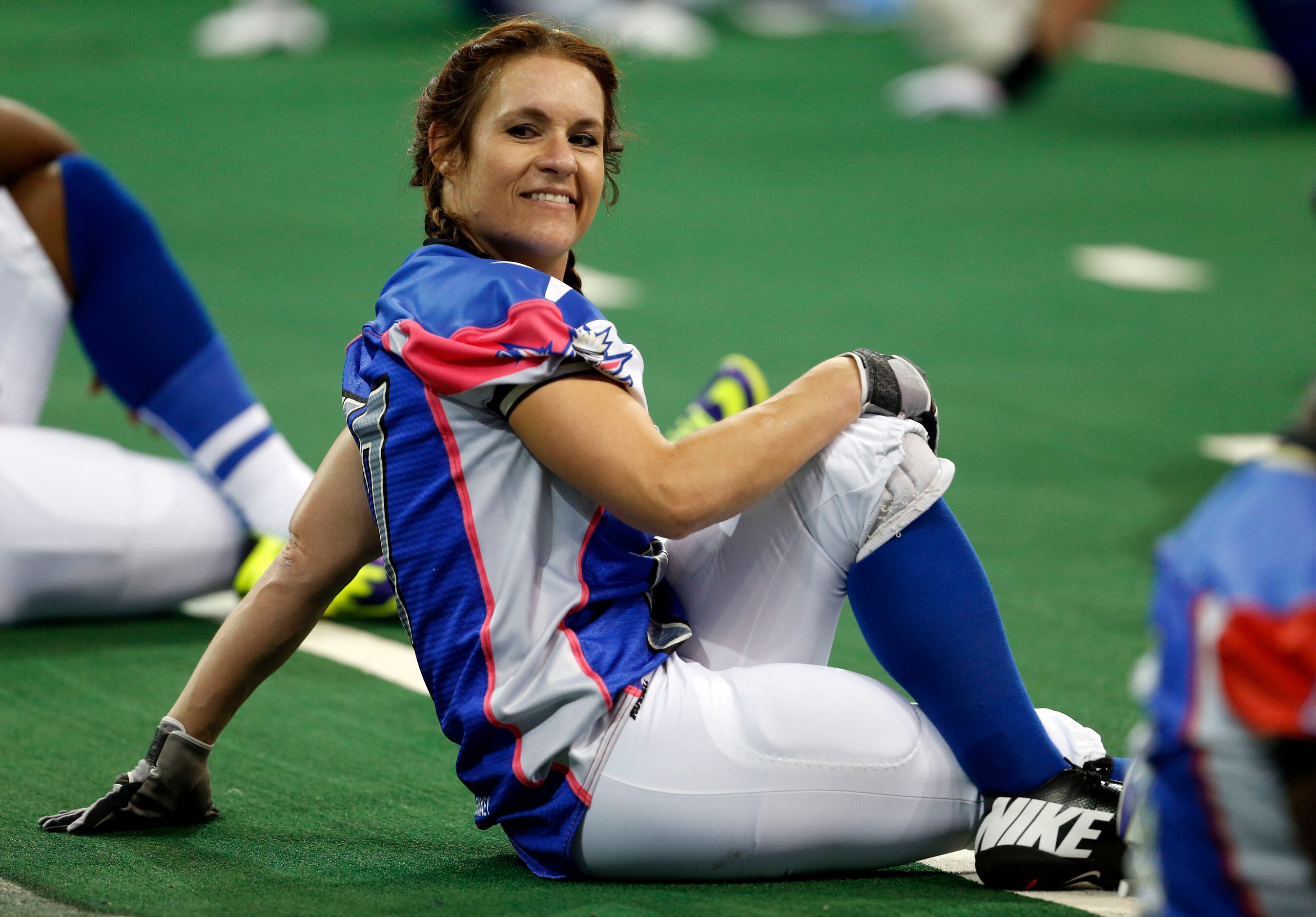 NFL's Arizona Cardinals hire Jen Welter, believed to be first woman ever  hired as league coach - CBS News