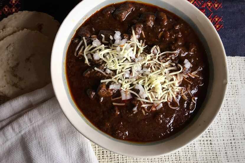 Nothing satisfies football fans like a warming bowl of Texas chili.