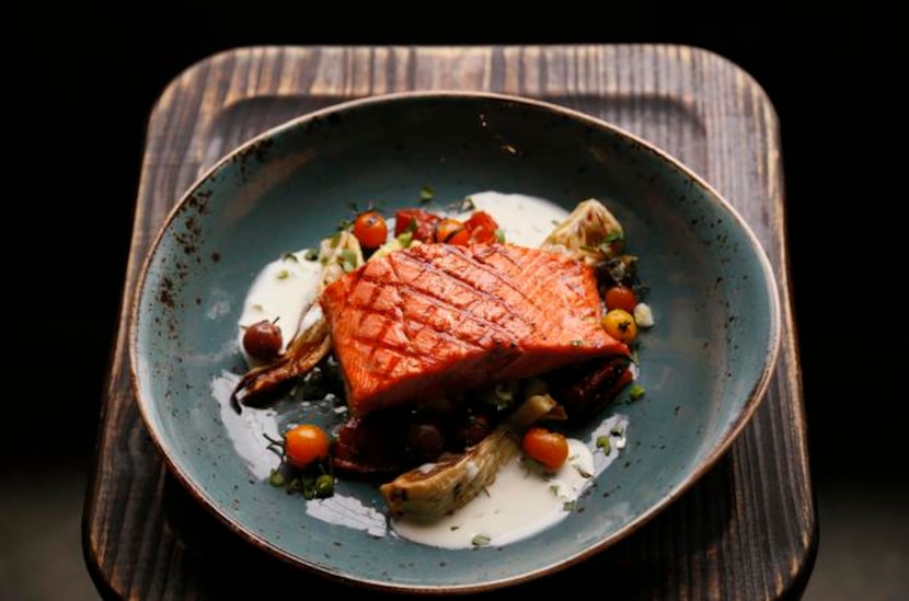 
Alaskan king salmon on tarragon butter sauce with roasted fennel, zucchini and tomatoes
