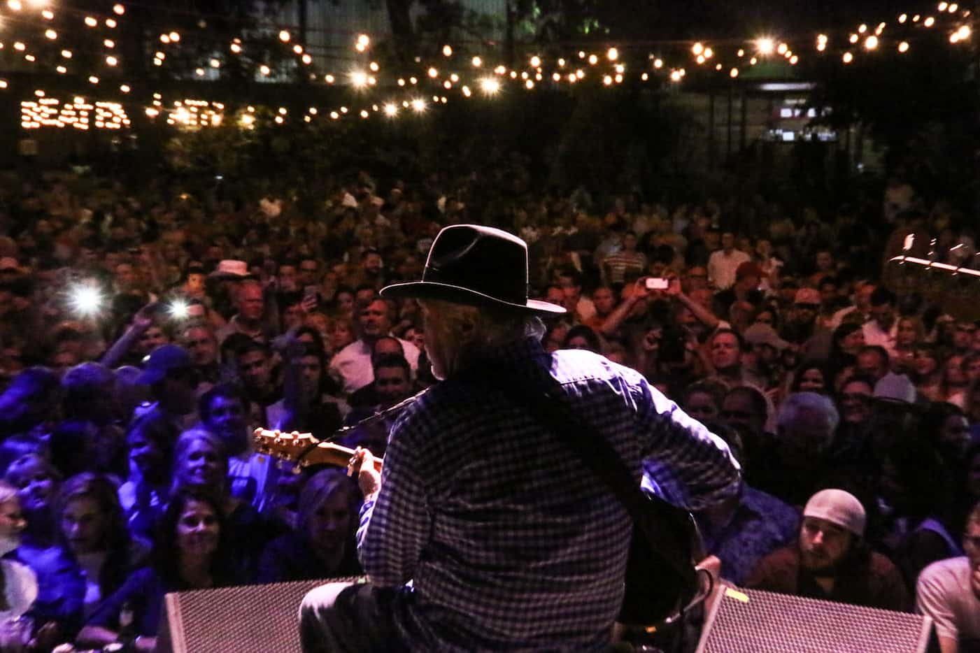 Jerry Jeff Walker performed at The Rustic in Uptown during Texas OU weekend on October 9, 2015.