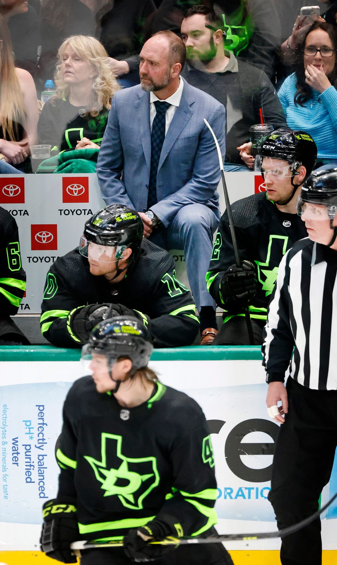 Dallas Stars head coach Pete DeBoer watches his team face the St. Louis Blues during the...