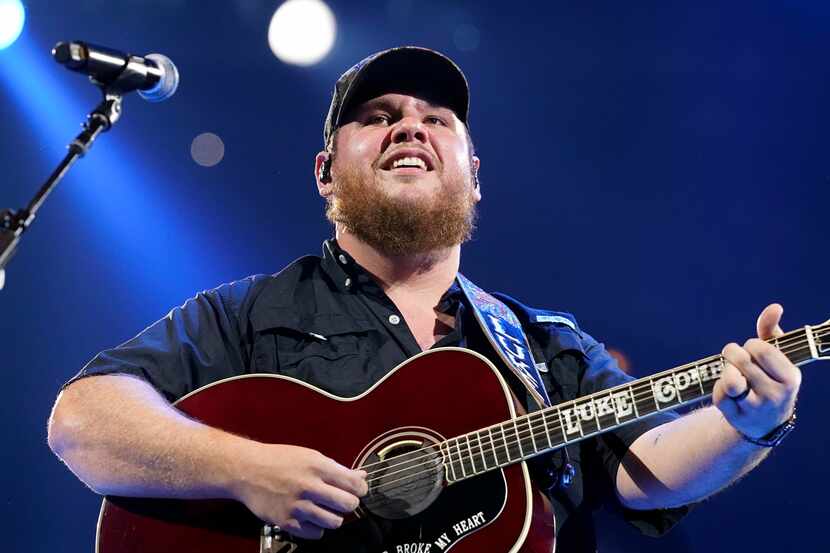 Luke Combs performs on Thursday, Nov. 4, 2021, at United Center in Chicago. (Photo by Rob...