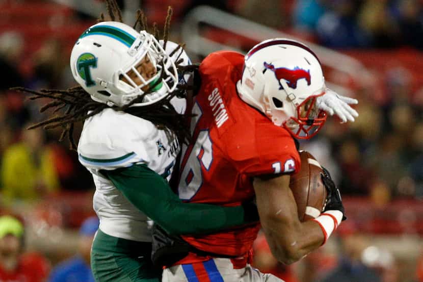 Southern Methodist Mustangs wide receiver Courtland Sutton (16) makes a touchdown reception...
