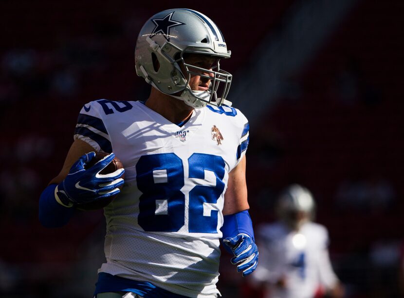 Dallas Cowboys tight end Jason Witten (82) warms up before an NFL preseason game between the...