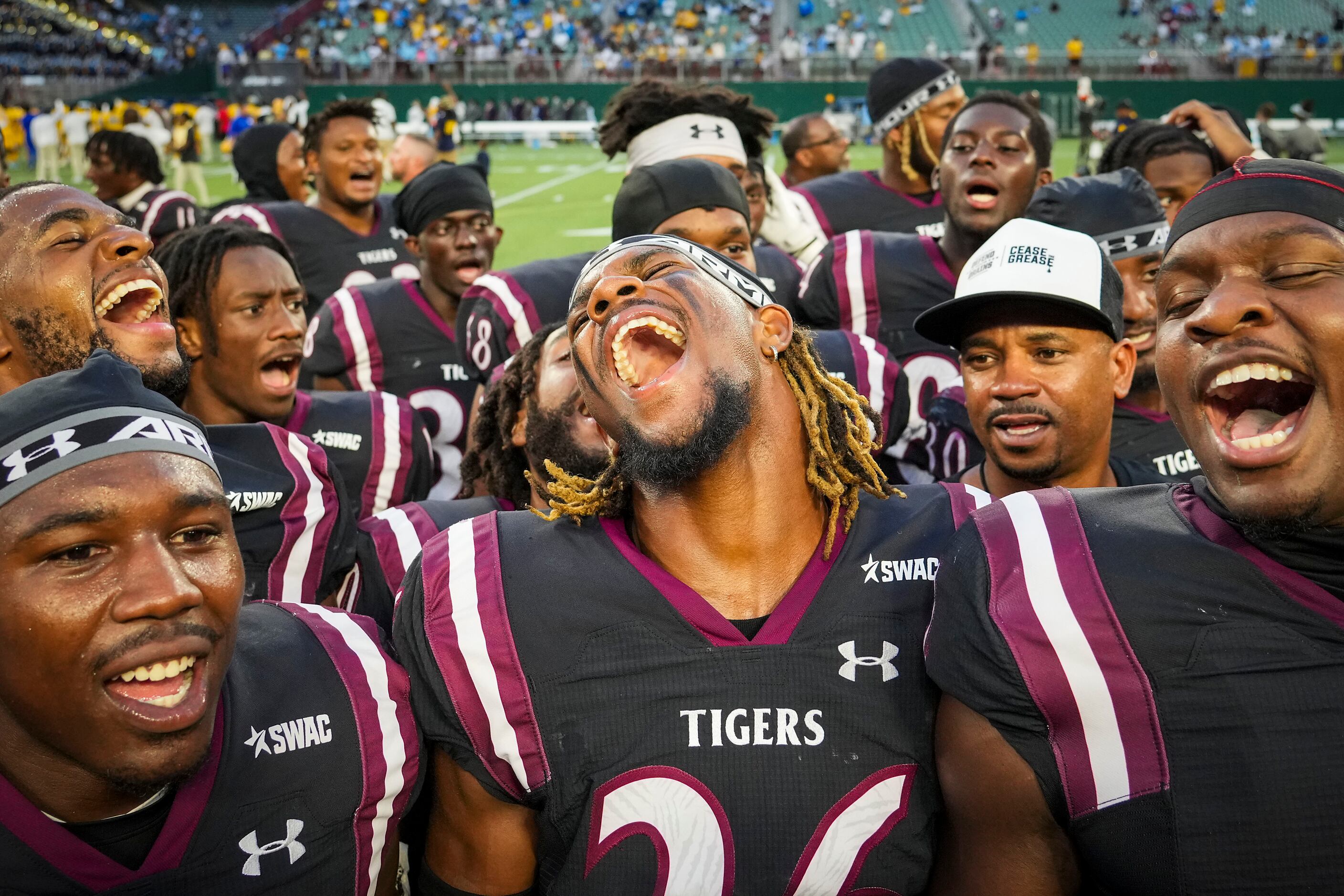 TSU's Ocean of Soul marching band breaking it down at the Astros