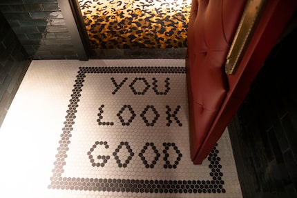 “You look good” is what Babou's customers see when they walk to the restroom.