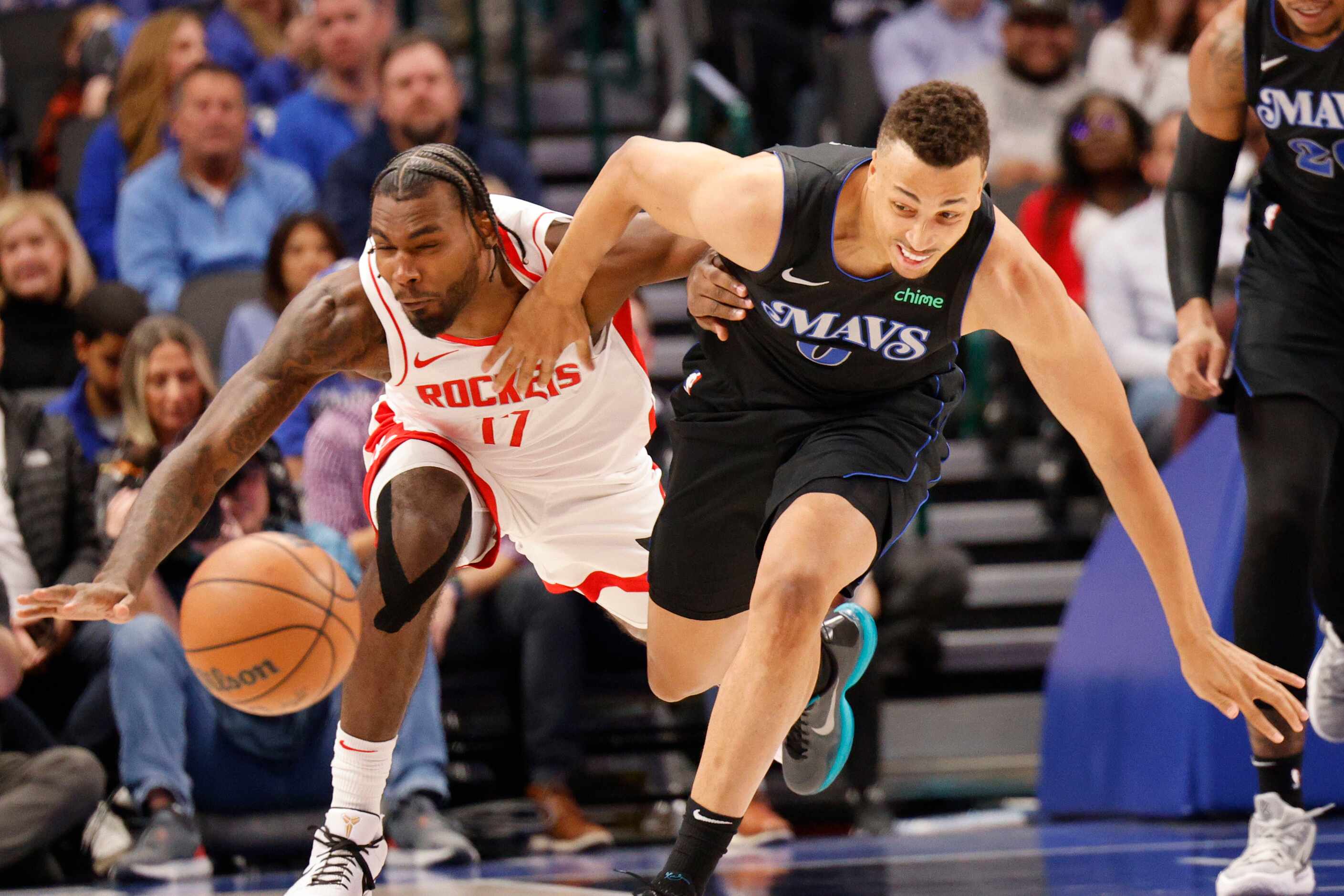 Photos: Luka Doncic leads the charge as Mavericks dominate Rockets at ...