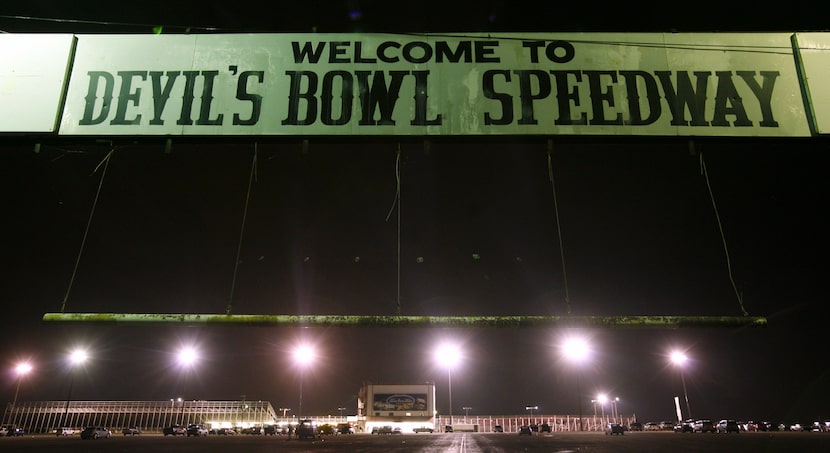 The Devil's Bowl Speedway in Mesquite on April 28, 2007.