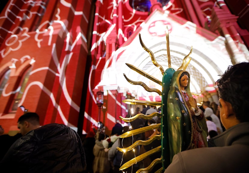 Oscar García de Pleasant Grove visitó la Catedral Guadalupe de Dallas este 12 de diciembre...