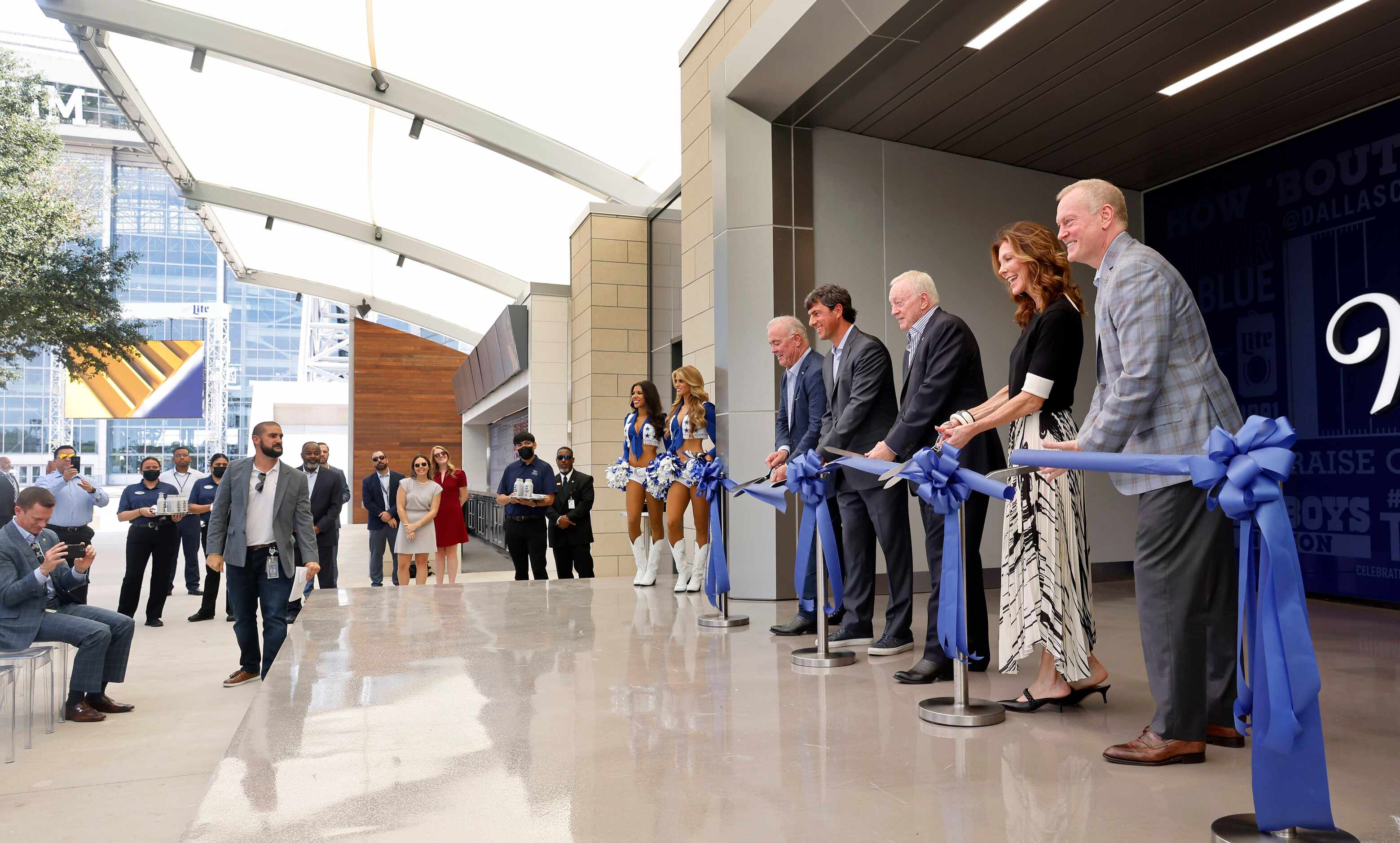 (members of the Jones family from right) Jerry Jones, Jr., Charlotte Jones, Jerry Jones,...