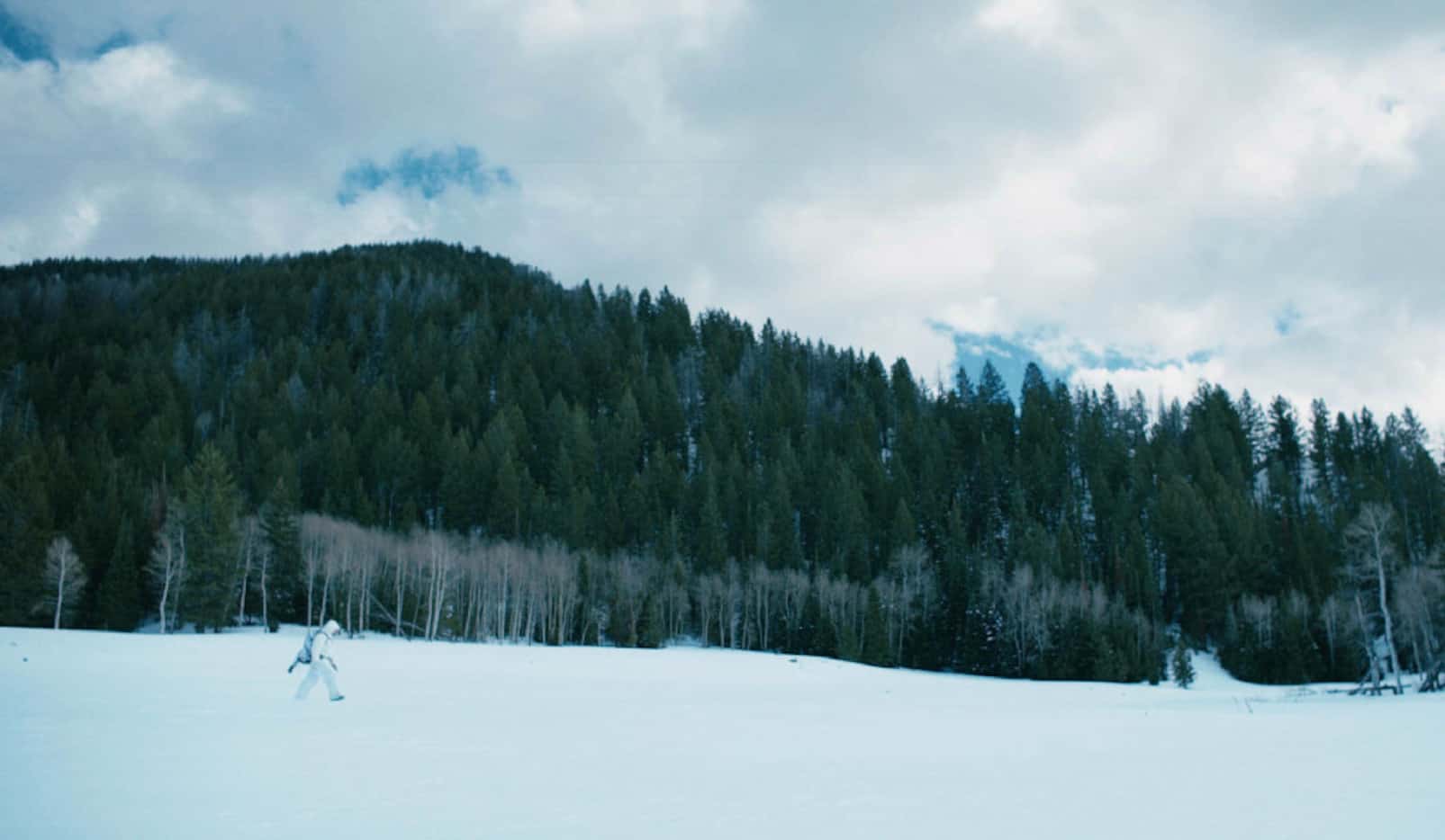 Jeremy Renner plays a game tracker in Wind River. 