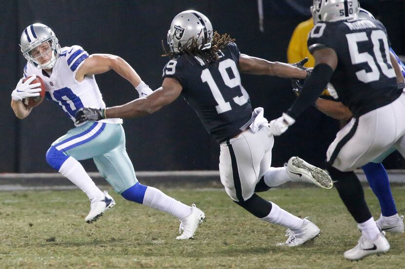 Dallas Cowboys wide receiver Ryan Switzer (10) returns a punt during the Dallas Cowboys vs....