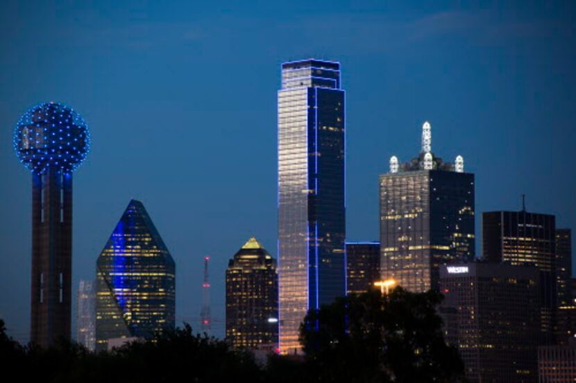 El centro de Dallas de noche.