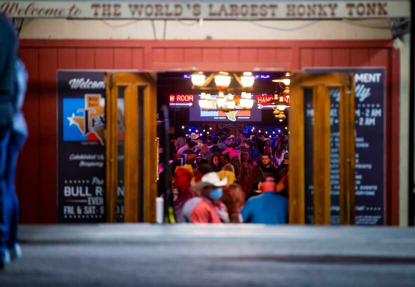 Music fans gather at Billy Bob’s Texas in Fort Worth on Friday to see Aaron Lewis perform.