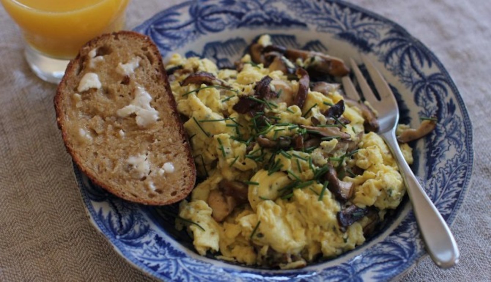 Huevos revueltos se pueden hacer al estilo americano o al estilo francés. (AP/MATTHEW MEAD)
