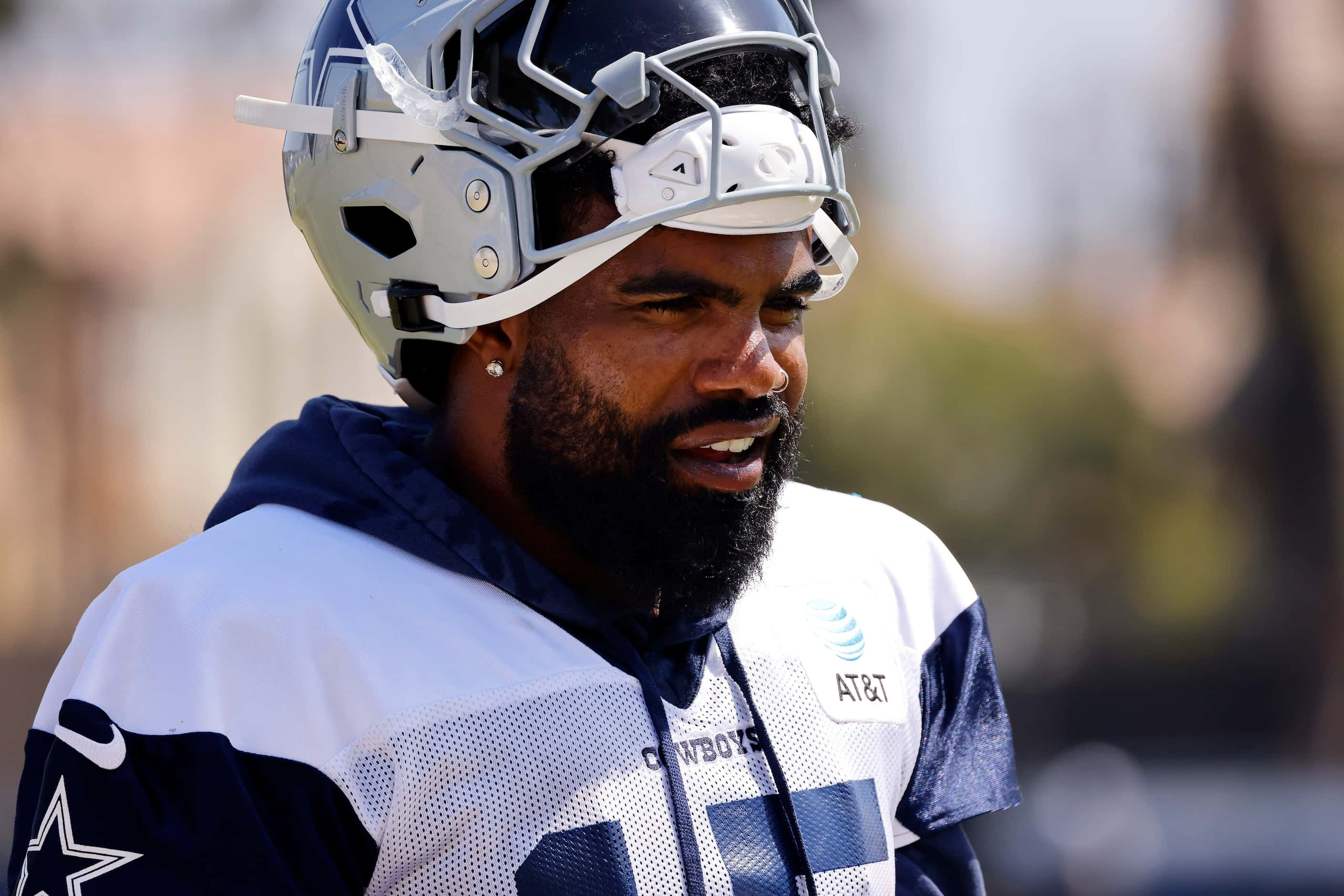 Dallas Cowboys running back Ezekiel Elliott (15) during a training camp practice in Oxnard,...