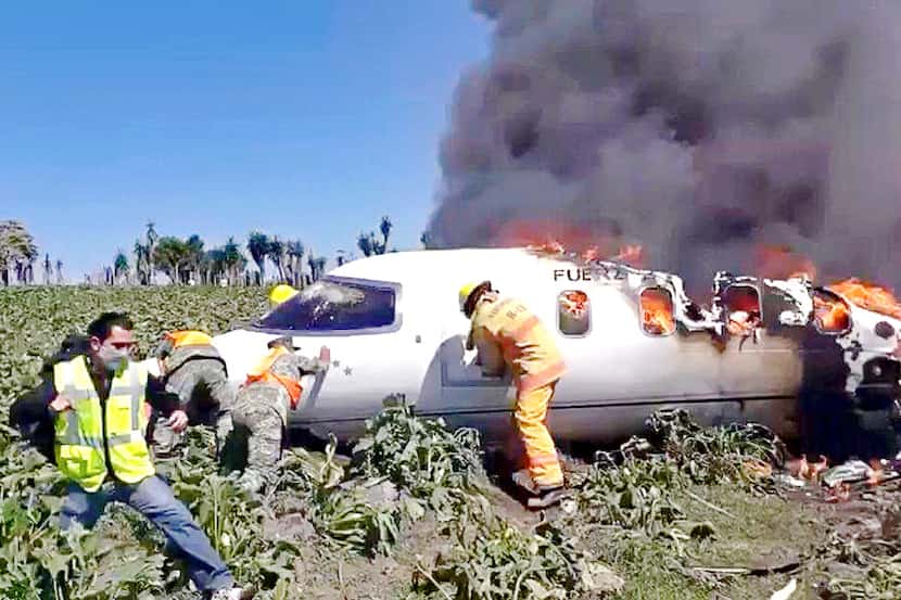 Un Learjet 45 de la Fuerza Aérea Mexicana se desplomó el fin de semana en las inmediaciones...