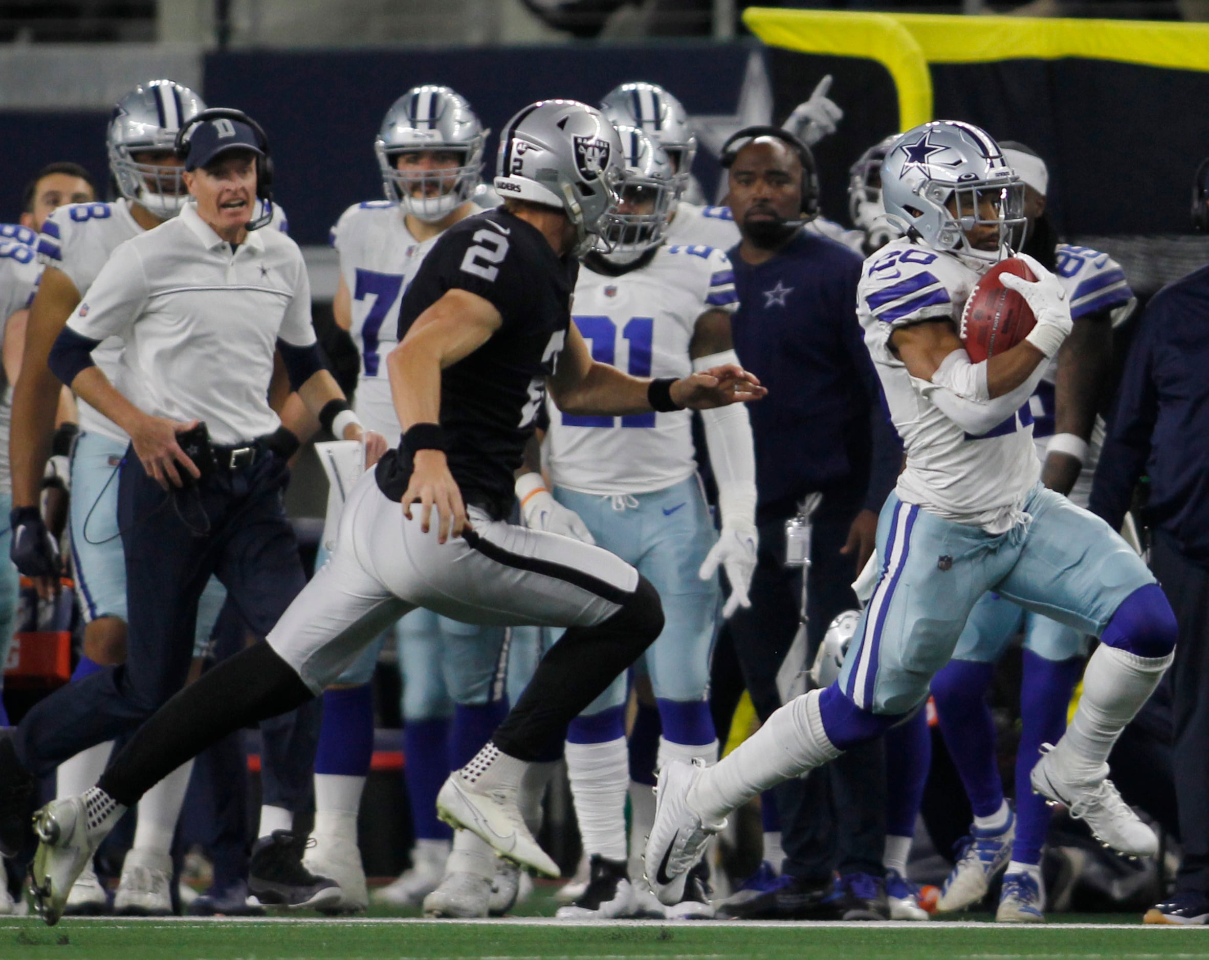 Micah Parsons sets Dallas Cowboys rookie sack record in Thanksgiving Day  game against Raiders 