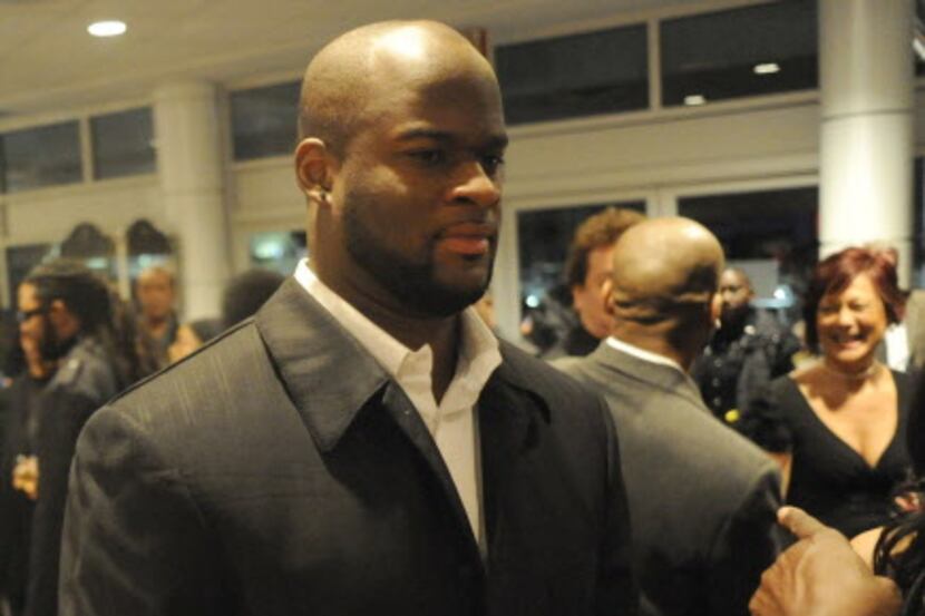 Vince Young will work out for the Green Bay Packers on Monday, hoping to return to the...