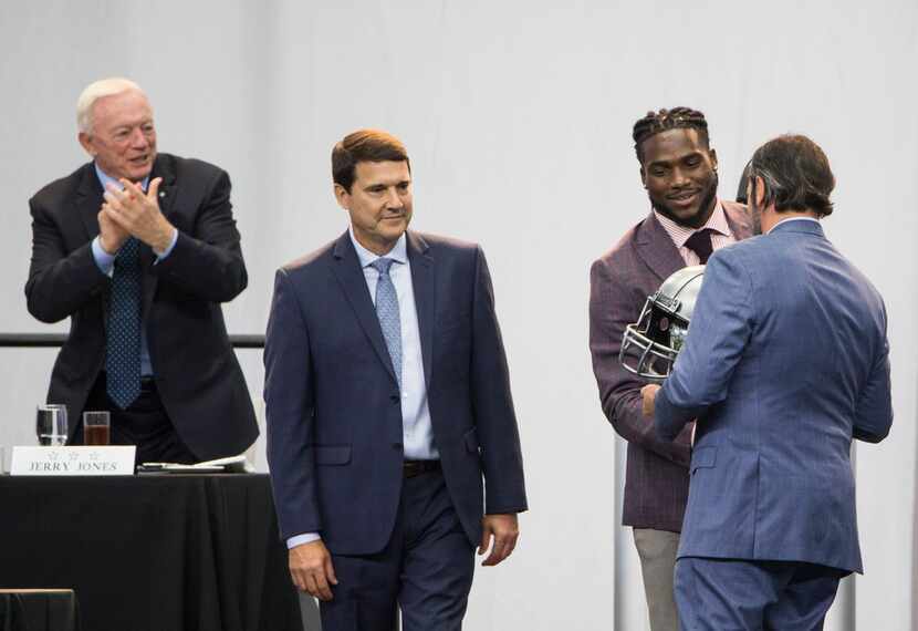 Jaylon Smith (second from right) is presented the Courage Award during the annual Cowboys...