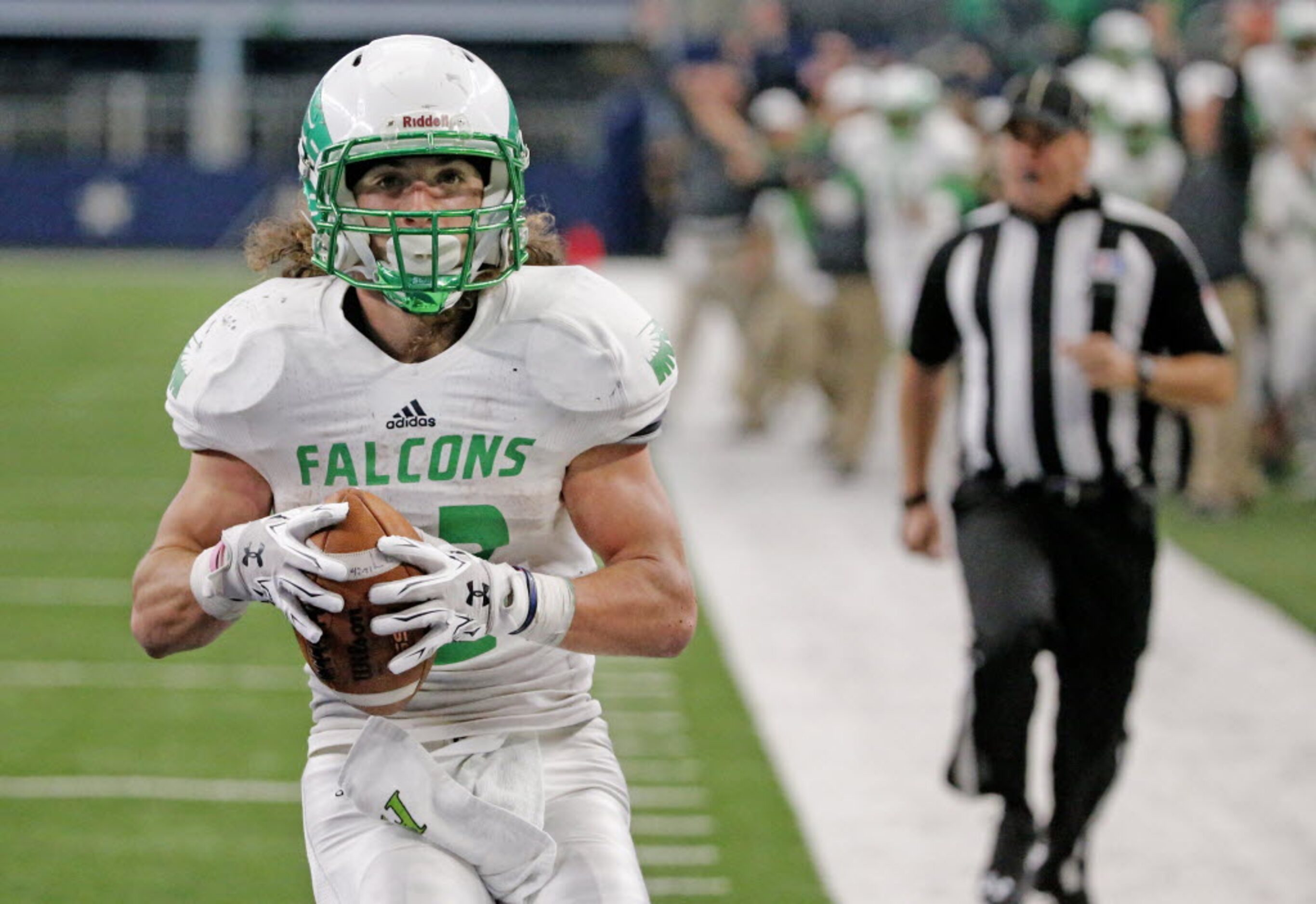 Lake Dallas receiver Keegan Brewer (12) heads into the end zone after catching a fourth...