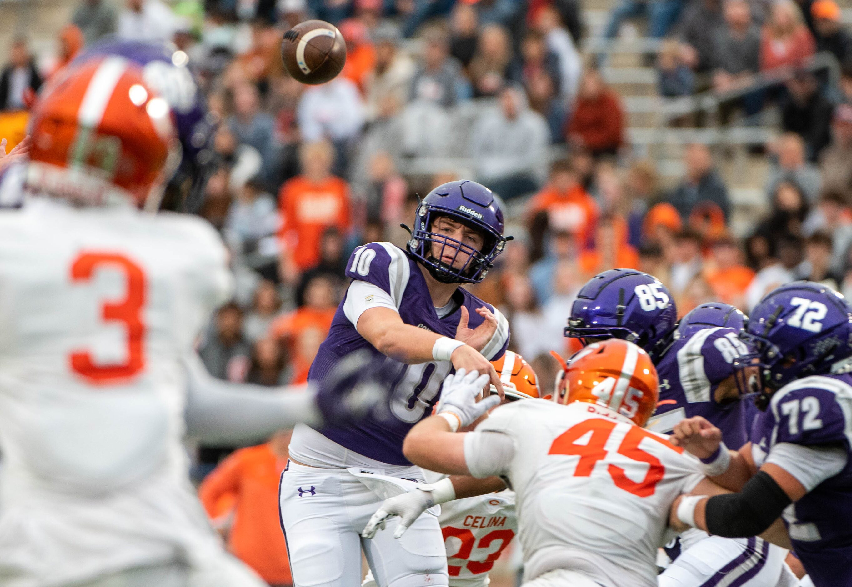 Anna’s quarterback Evan Bullock (10) throws a pass in the second half during a Class 4A...