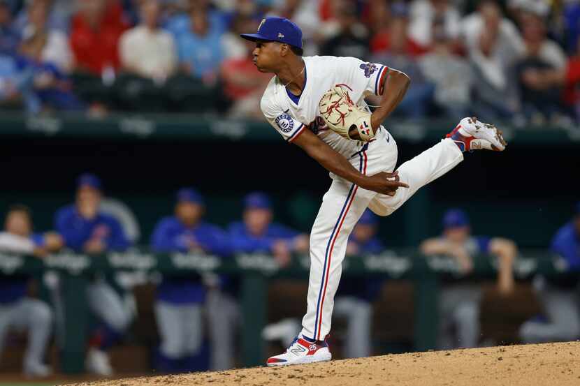 Texas Rangers relief pitcher Jose Leclerc (25) pitches during the ninth inning of the season...