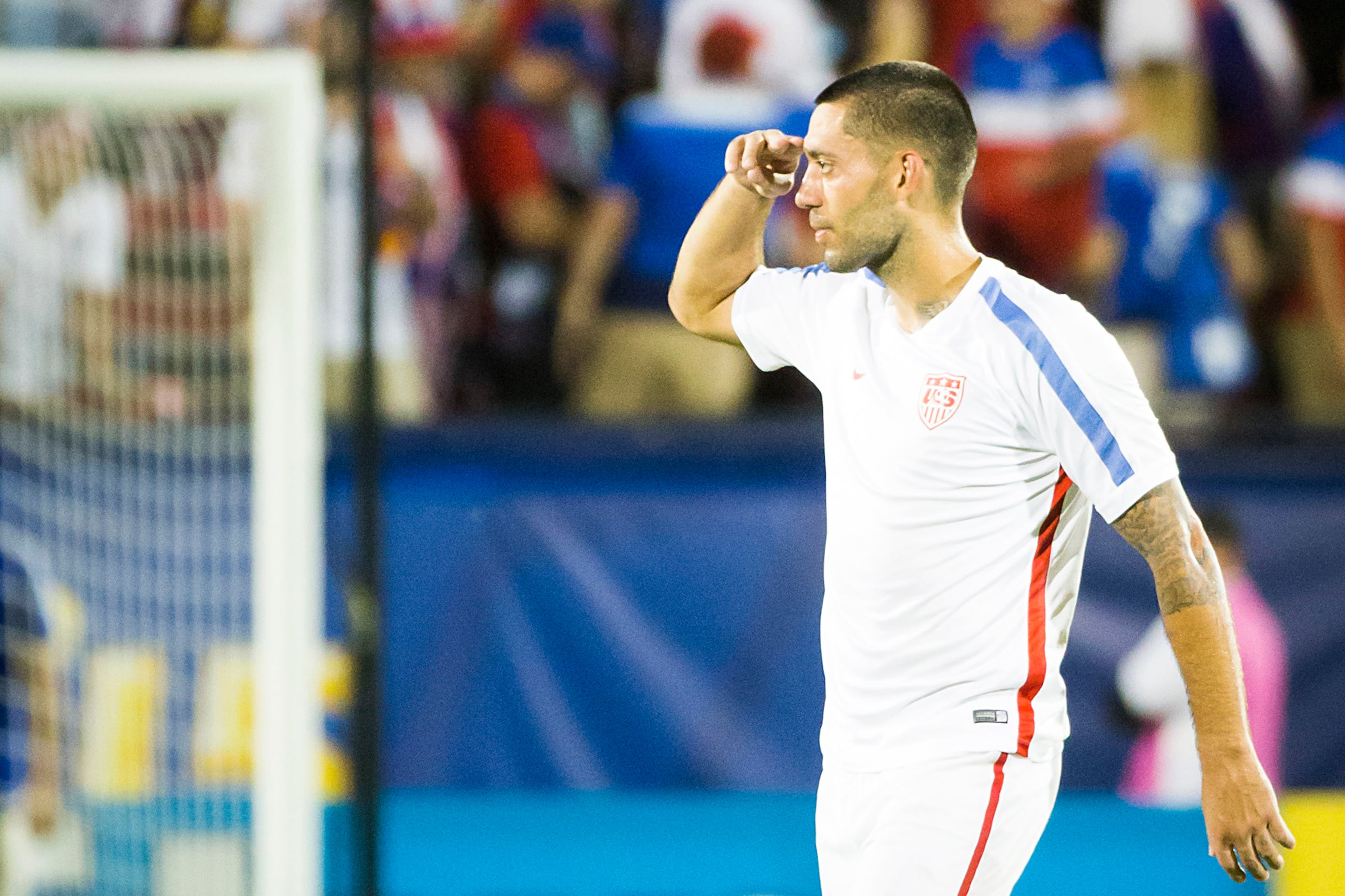 Gold Cup 2015: Clint Dempsey keeps cool to lead USA past Honduras