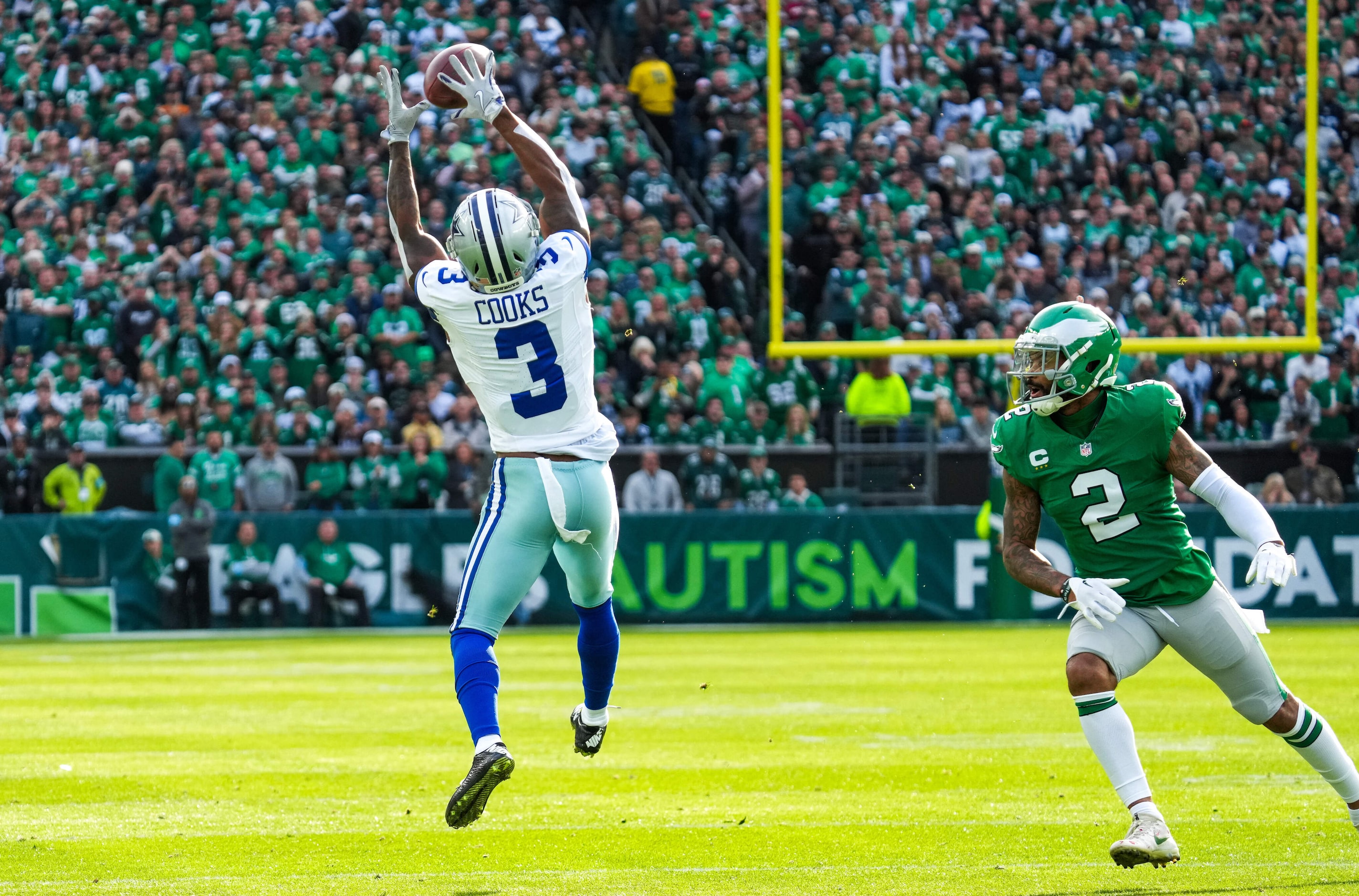 Dallas Cowboys wide receiver Brandin Cooks (3) makes a catch as Philadelphia Eagles...