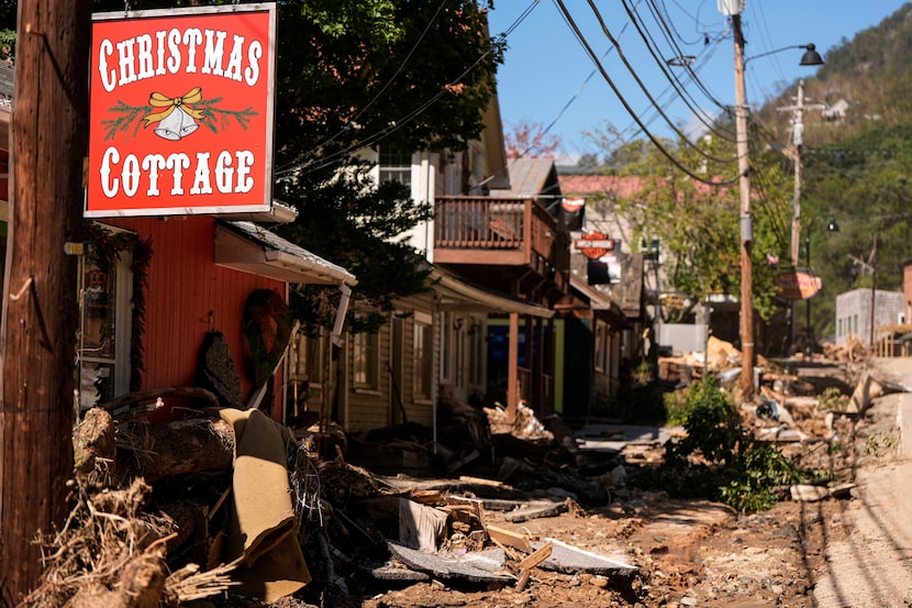 Negocios en escombros tras el paso del huracán Helene, el miércoles 2 de octubre de 2024, en...