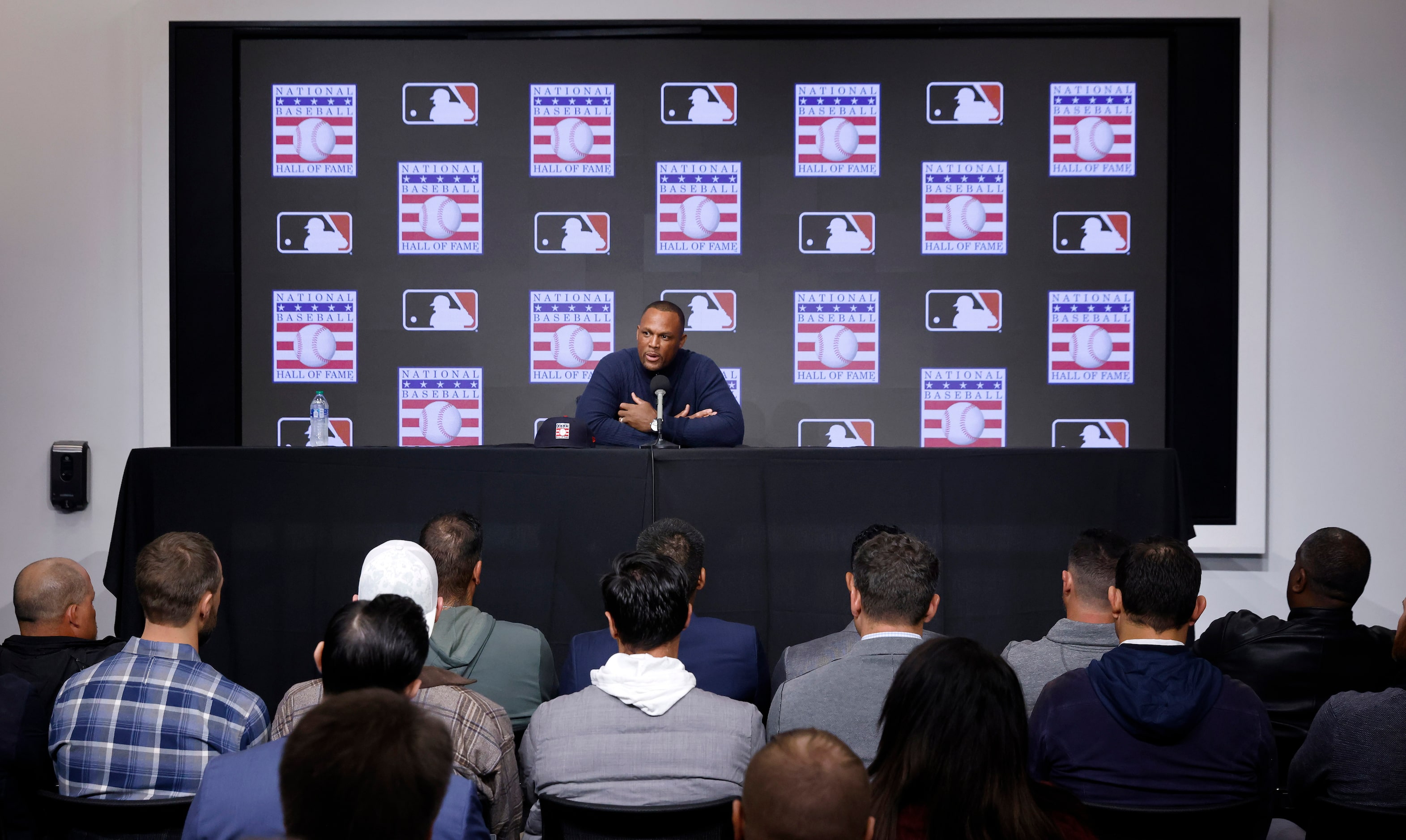 With his former teammates in attendance, former Texas Rangers third baseman Adrián Beltré...