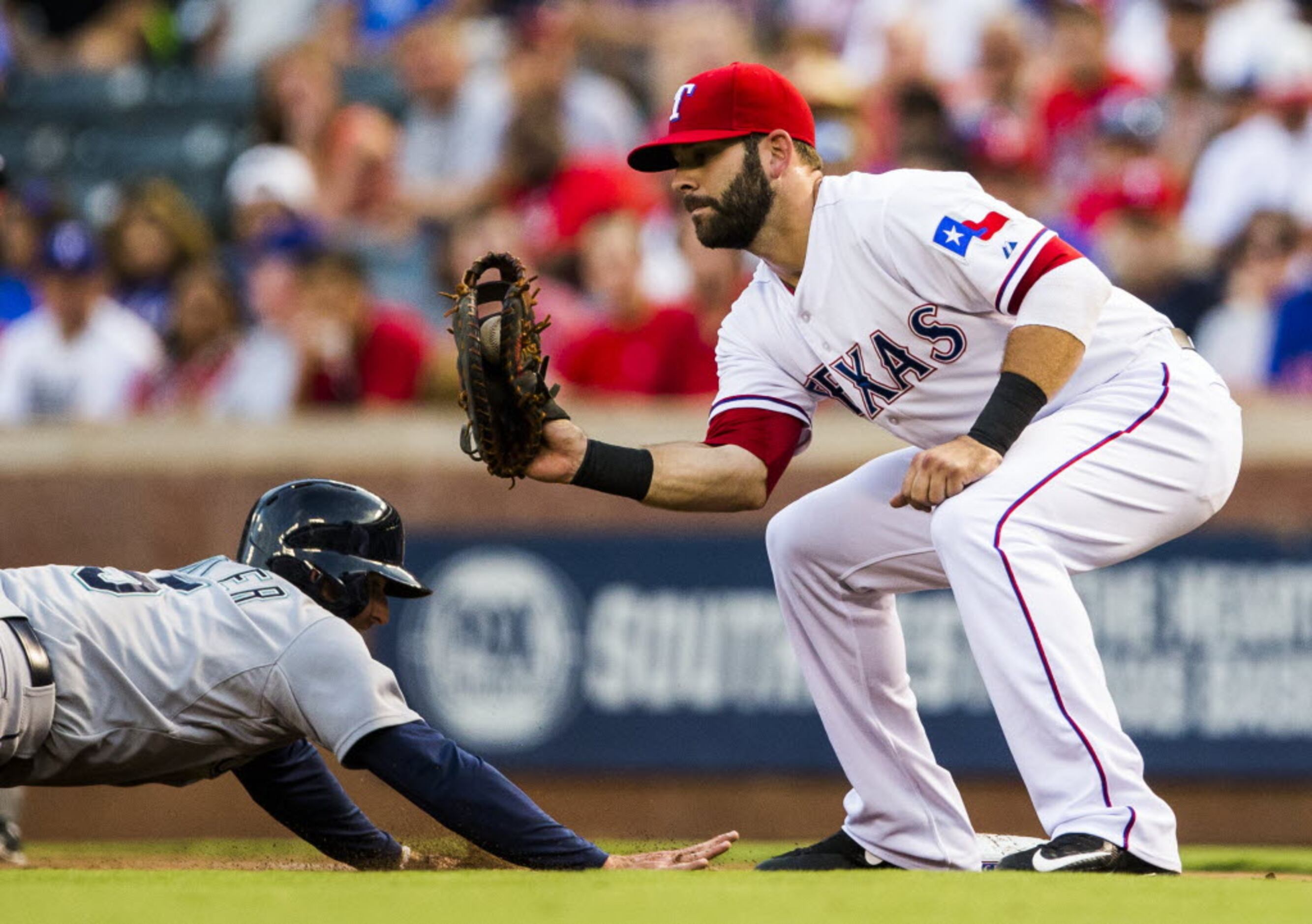 Seattle Mariners hire former star pitcher Hisashi Iwakuma as