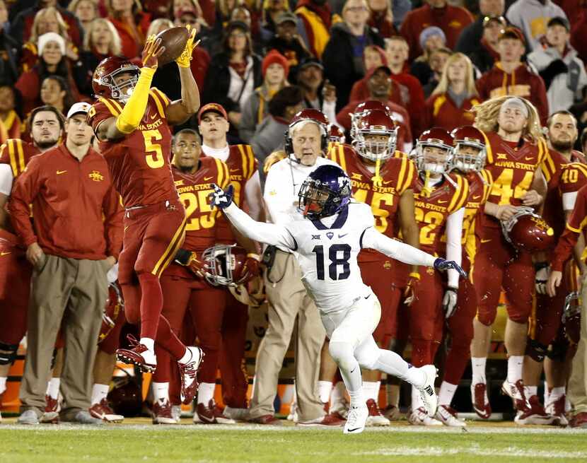 AMES, Iowa, OCTOBER 17: Wide receiver Allen Lazard #5 of the Iowa State Cyclones pulls in a...