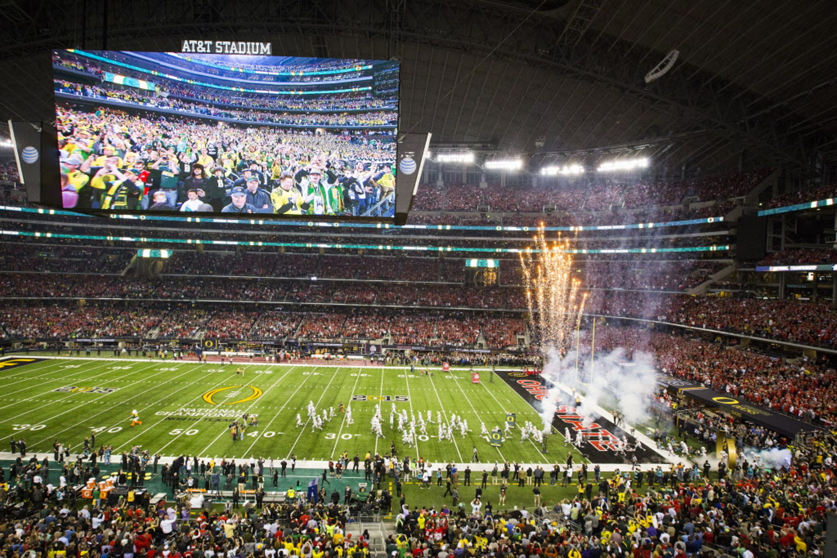 The Oregon Ducks take the field to face the Ohio State Buckeyes before the College Football...