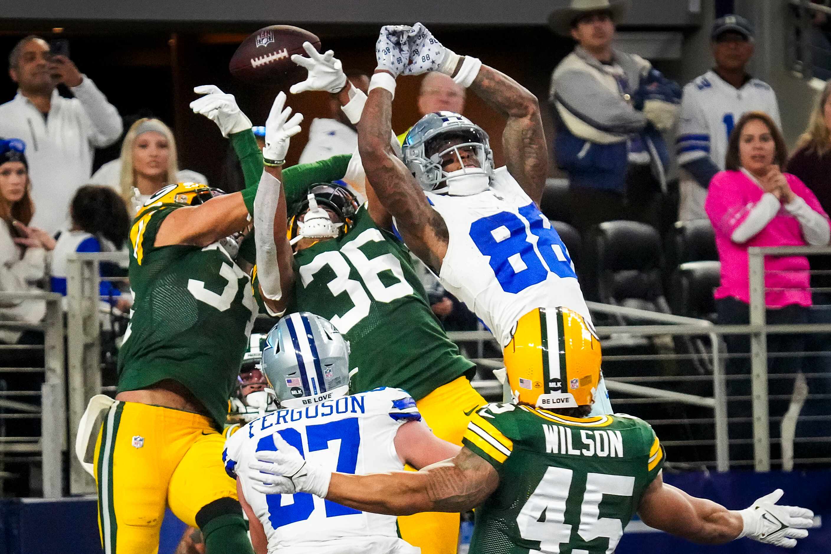 Dallas Cowboys wide receiver CeeDee Lamb (88) can’t make a catch on a late hail-mary over...