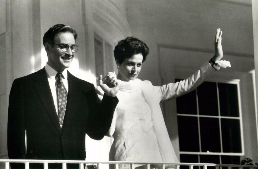 Kevin Kline and Sigourney Weaver star in "Dave."
