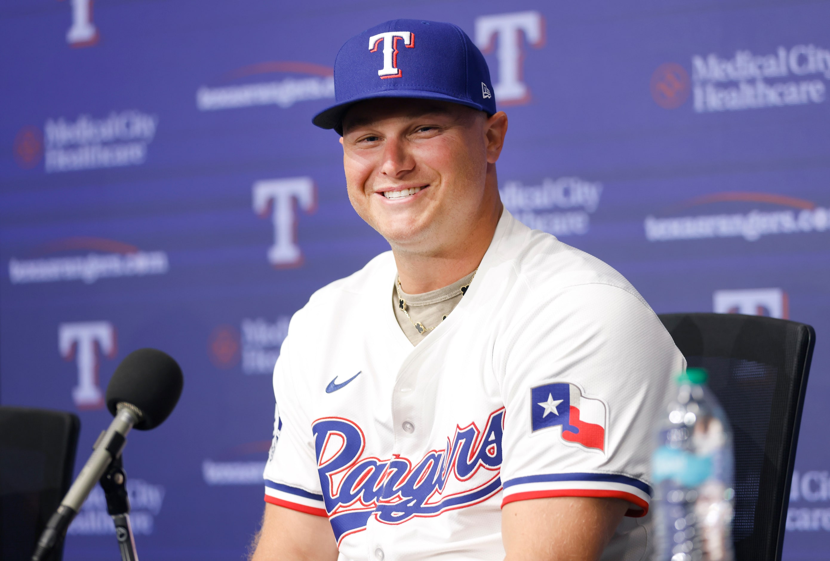 New Texas Rangers outfielder Joc Pederson, whom the club as signed in free agency, responds...