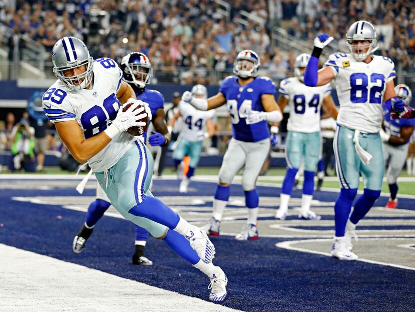 Dallas Cowboys tight end Gavin Escobar scores a touchdown during the second half against the...