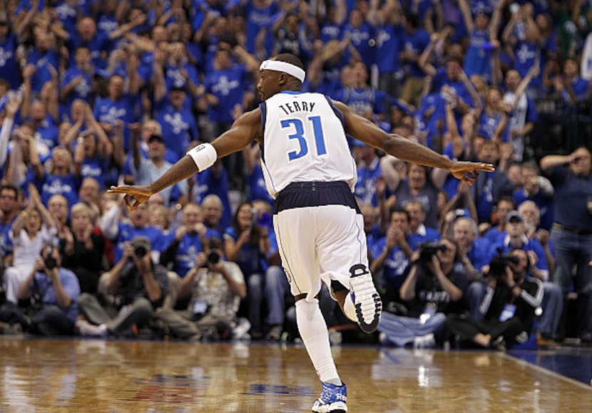 Dallas Mavericks shooting guard Jason Terry (31) reacts to a shot against Oklahoma City...