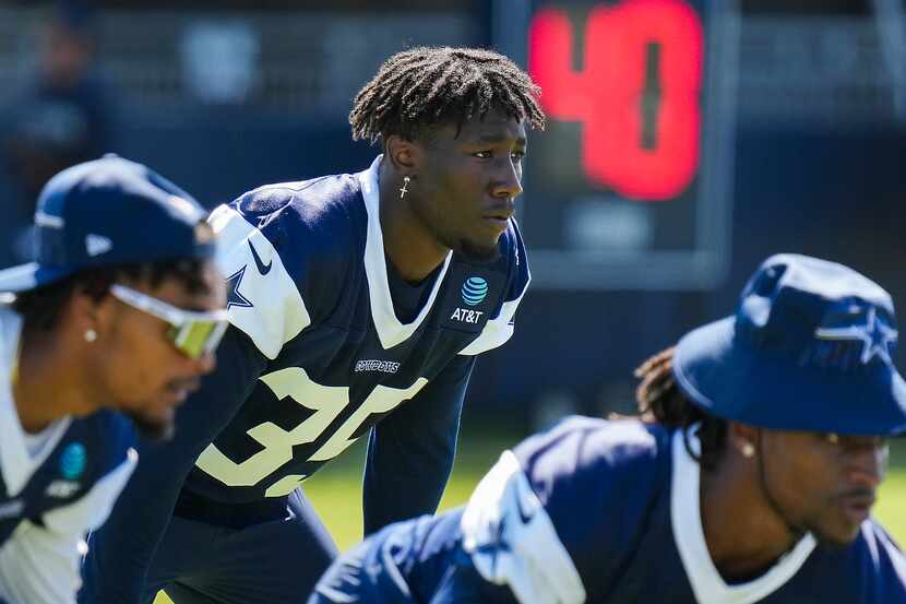 Dallas Cowboys linebacker DeMarvion Overshown (35) participates in a training camp...
